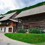 V Objemu Gora דירה